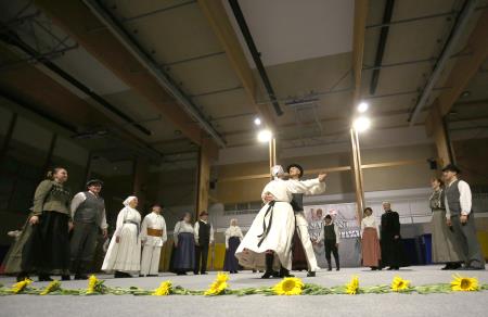 10 MEDNARODNI FOLKLORNI FESTIVAL KD RAKEK 56 FOTO LJUBO VUKELIČ